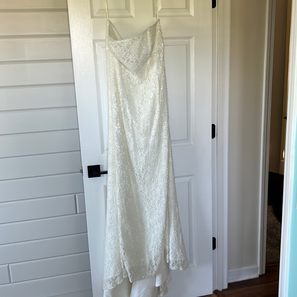 Exquisite wedding gown